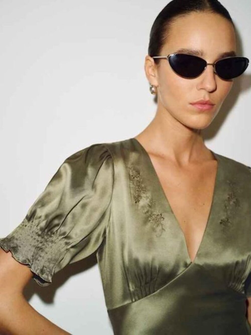 NWT REFORMATION Sacha Silk Dress, Aloe Vera, size 4 - Picture 2 of 6
